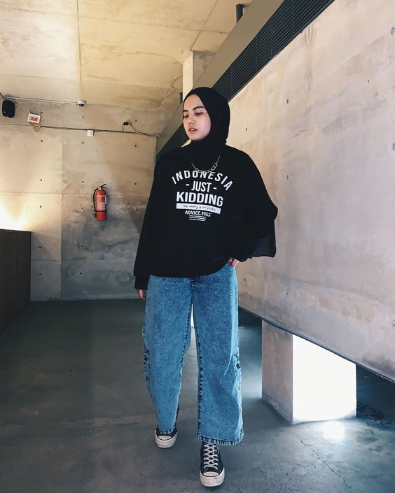 Belanja online rok tutu baju sweater terbaik, terlengkap & harga termurah di. 8 OOTD Style Hijab Santai dengan Celana dan Sweater