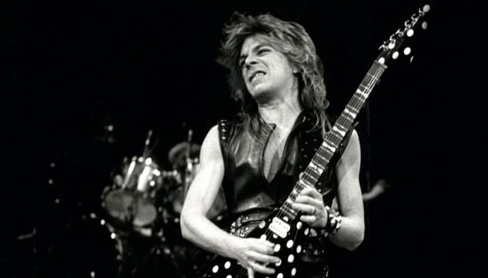 Ranking The Best Guitarists The World Has Ever Seen (2022)