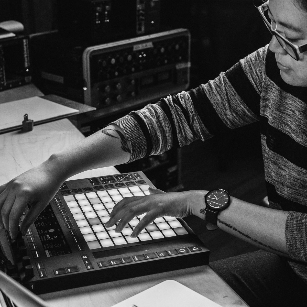 Complete Vocal Production Course Learn How To Record Vocals - High Resolution Light Illustrations for Desktop