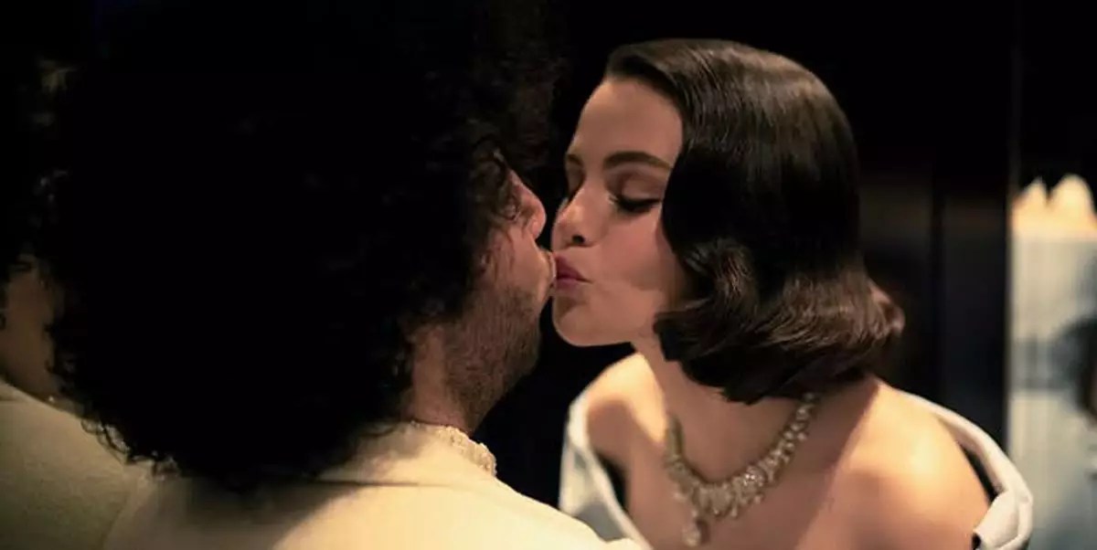 Love in the Spotlight: Selena Gomez and Benny Blanco’s Heartfelt Journey