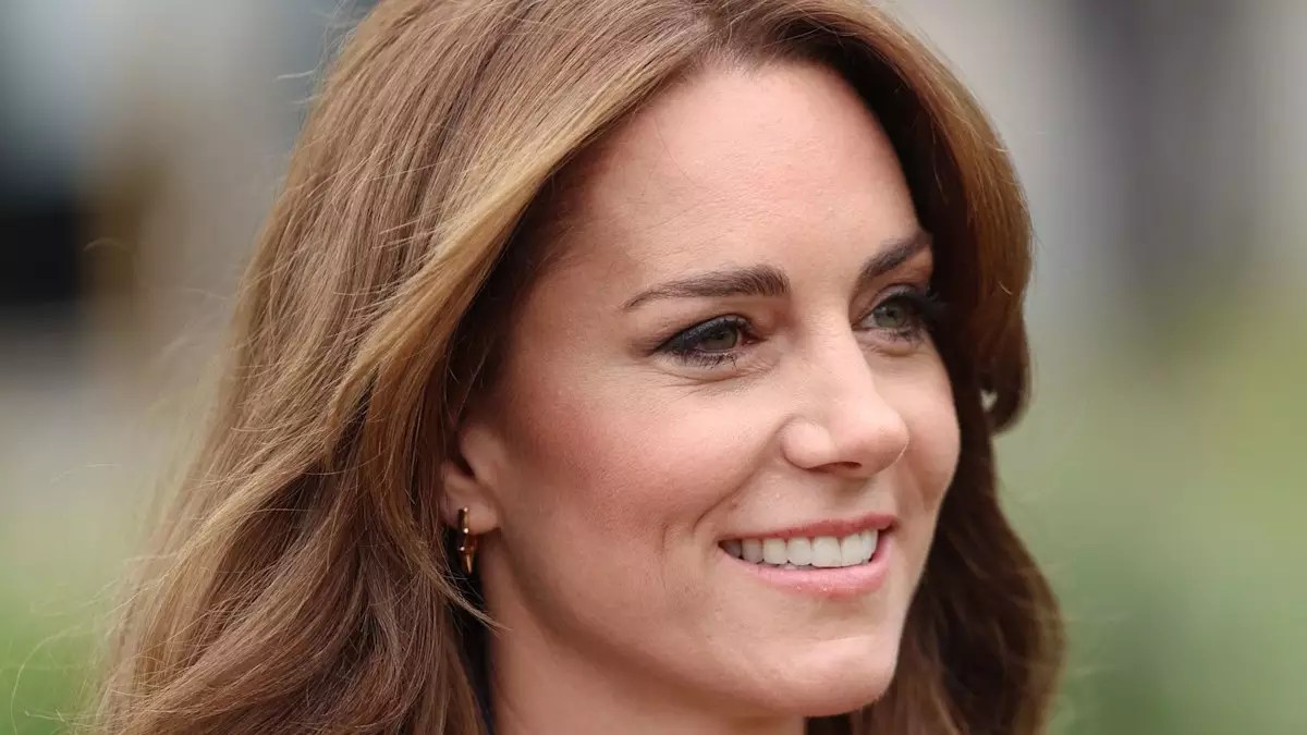 Elegance with Heart: The Princess of Wales’ Meaningful Fashion Choices