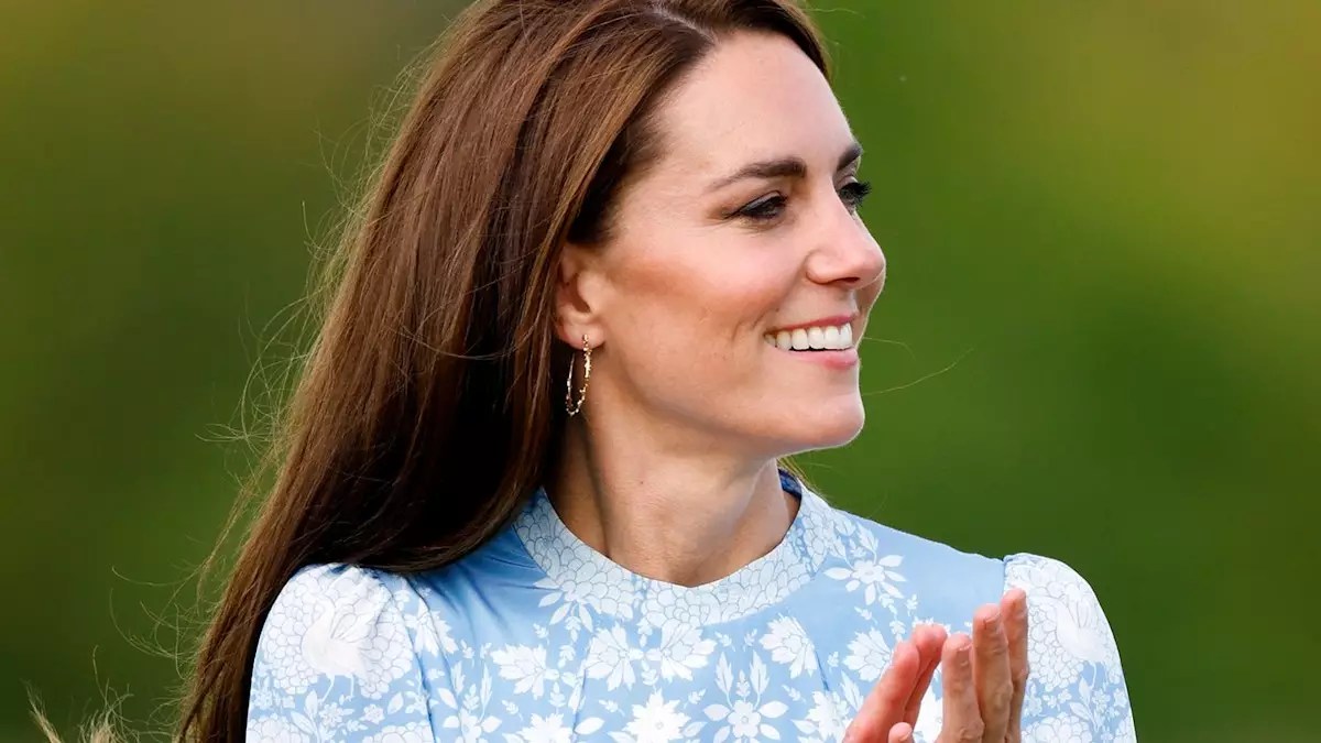 Effortlessly Chic: Discovering Affordable Alternatives to Princess Kate’s Wardrobe