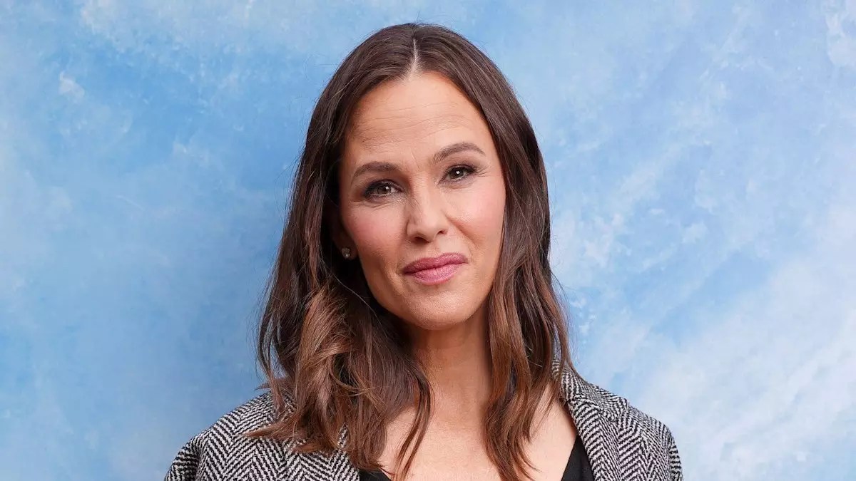 The Empowering Journey of Aging Gracefully: Insights from Jennifer Garner