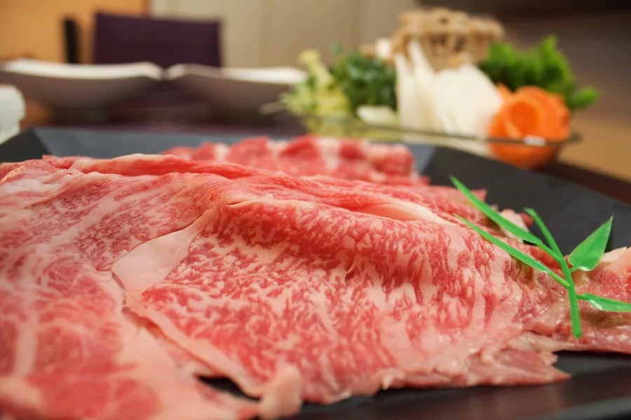 すき焼き具材定番とおすすめ！順番や並べ方は？関東と関西の違いは？