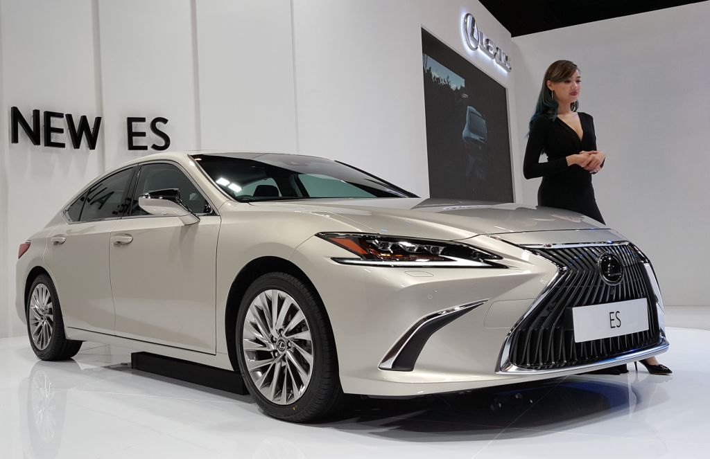 Klims 18 Lexus Es And Ls Concept Among Exhibits Revealed