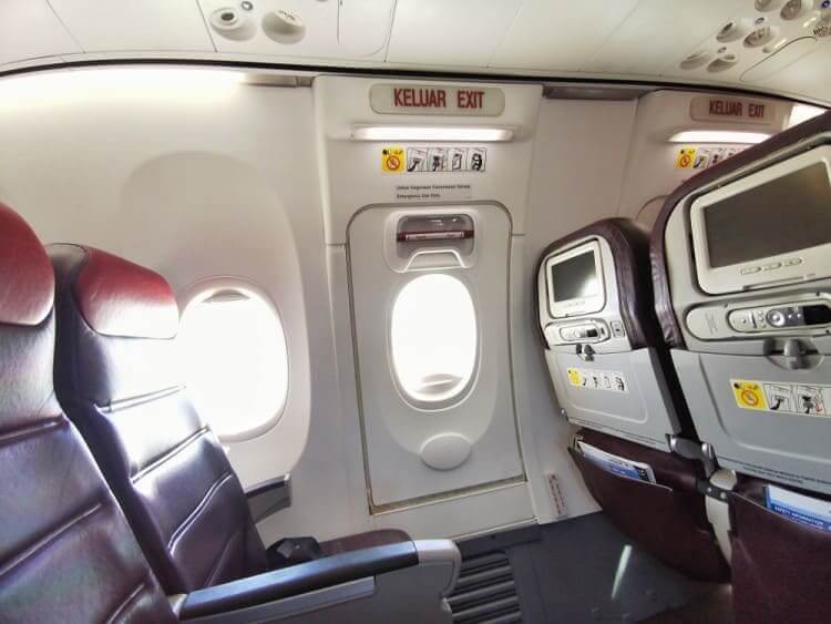 Image Here's the Safest Place to Sit on a Plane