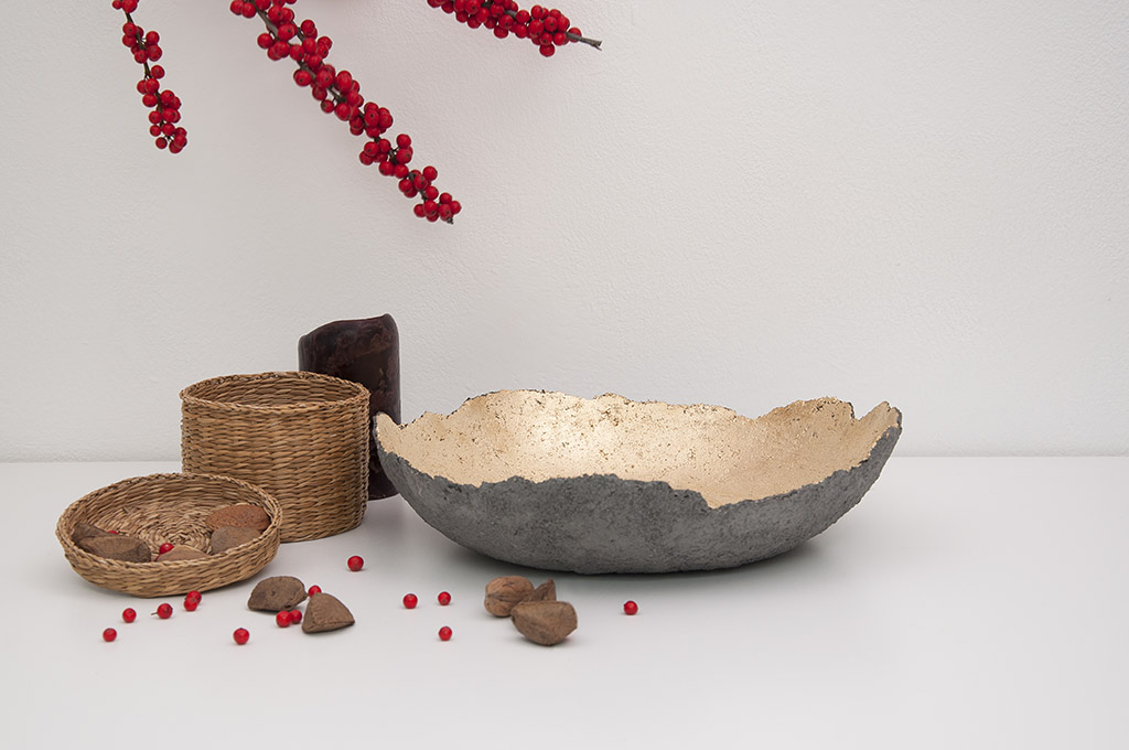 Narciso Concrete Vase Gold Image