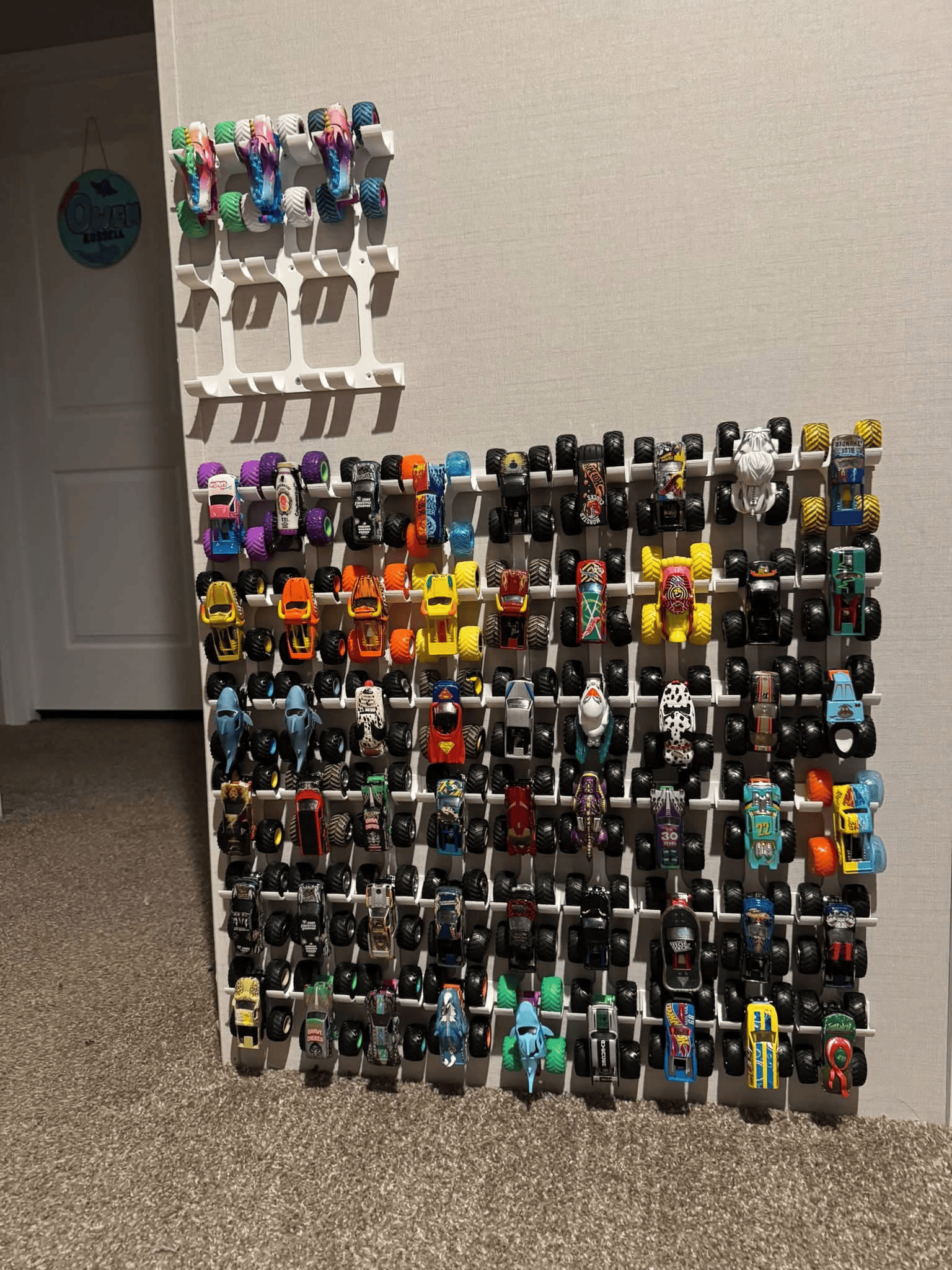Monster Truck Holder 1:64