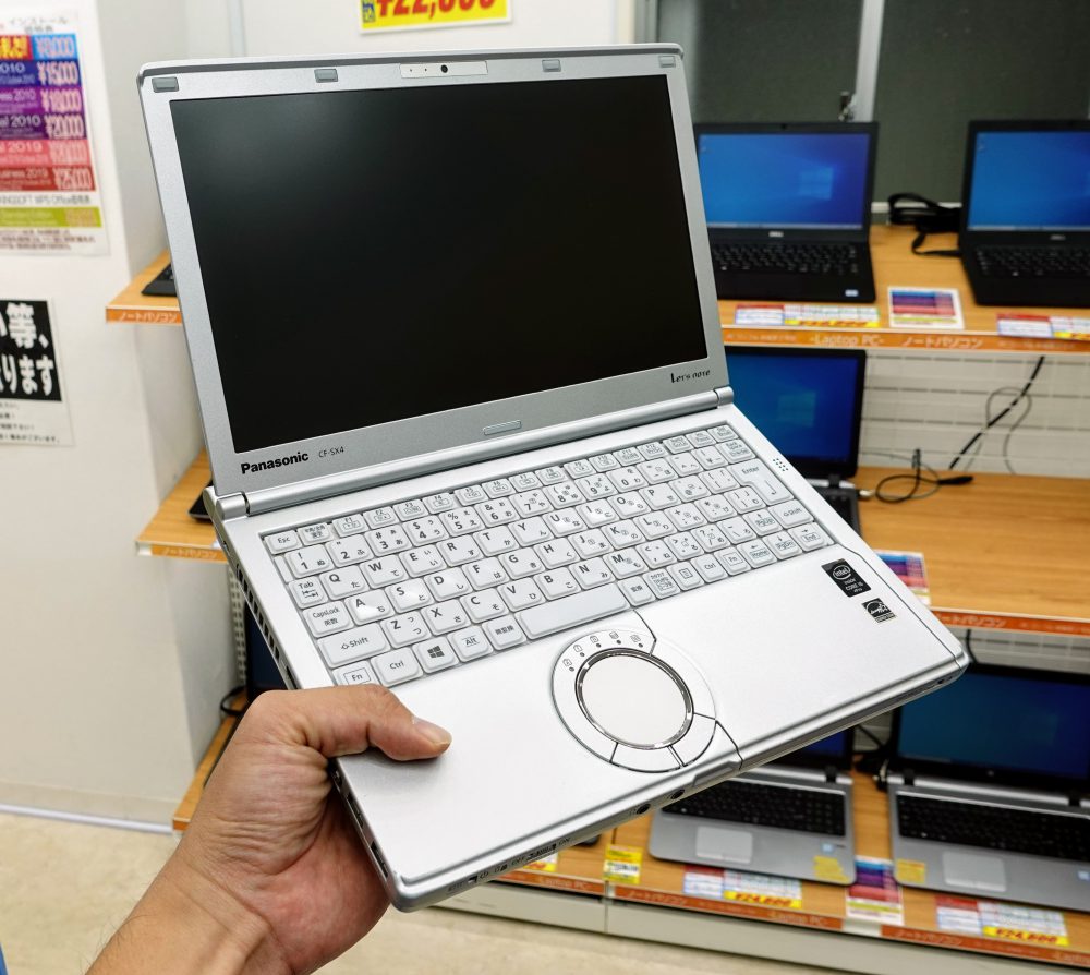第13世代Core i7搭載富士通製ノートのリファビッシュ品が95,000円で