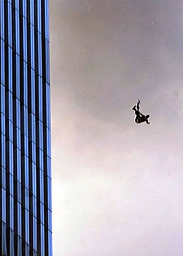 After 40 years of limited vision, john jameson now can see again thanks to a breakthrough surgery that placed a small telescope in his eye. 28 Of The Most Powerful September 11 Pictures | DailyMilk