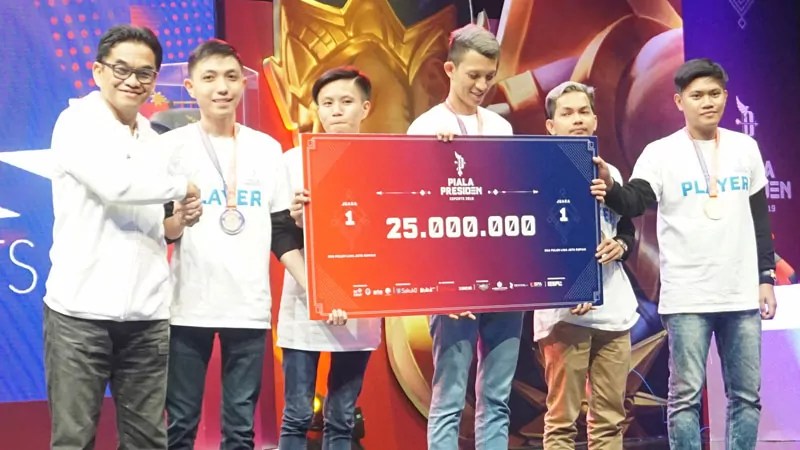 Seiring berkembangnya dunia esports di indonesia, bukan hanya kaum pria saja yang . Transfer Terbaik Pro Player Mobile Legends Indonesia Spin Esports