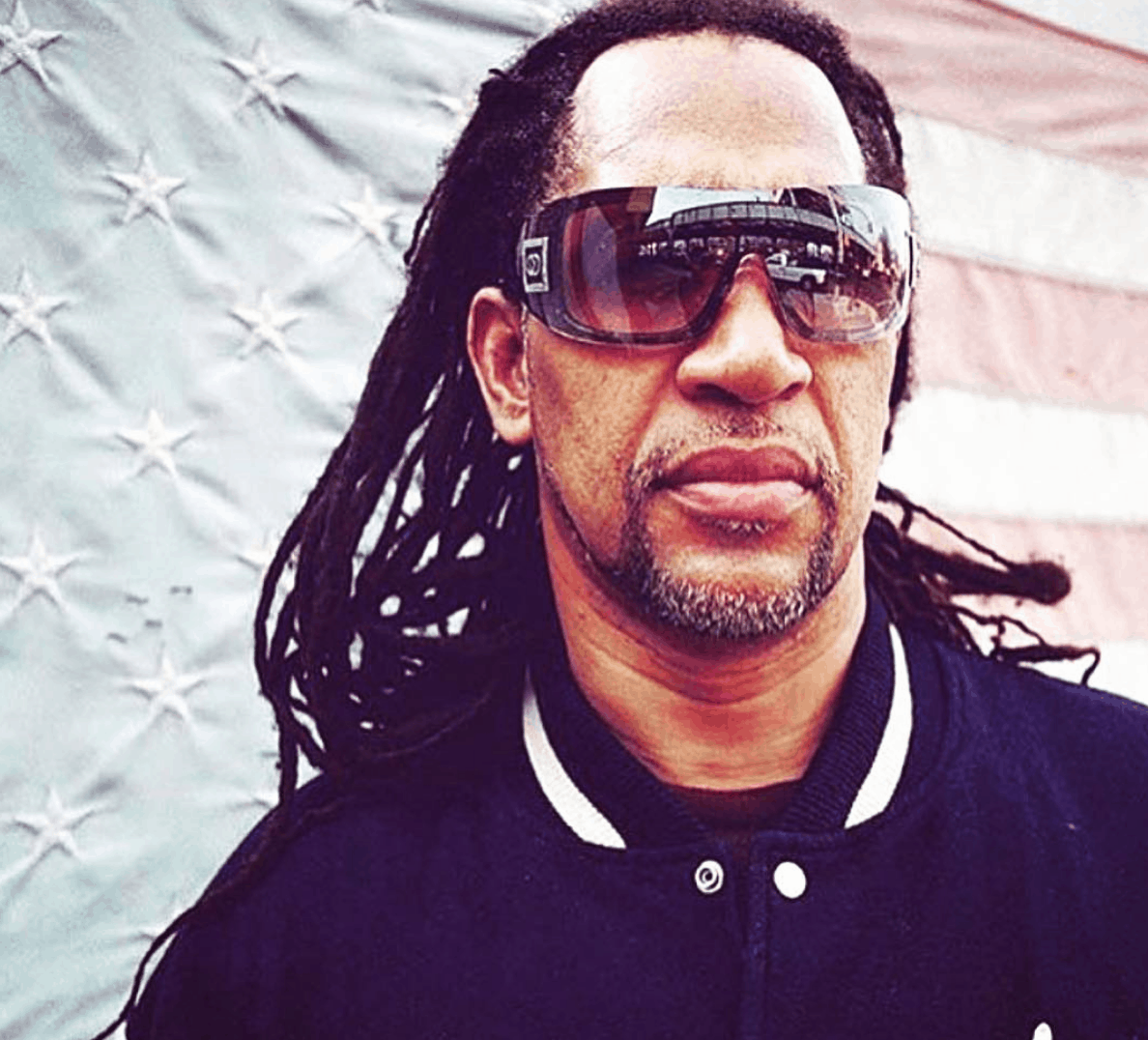 Dj кул херк. Dj kool. Диджея kool herc. Dj kool. Диджея kool herc.