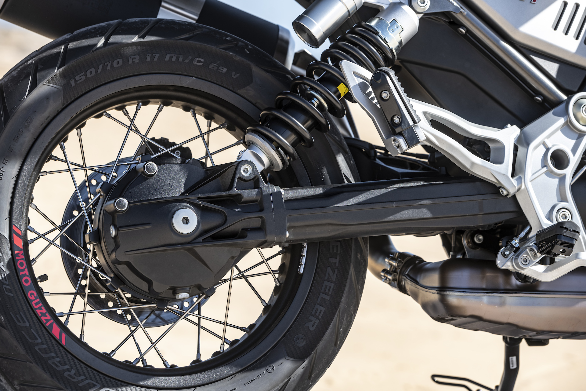 2019 Moto Guzzi V85TT – First ride – Dancing the Polka