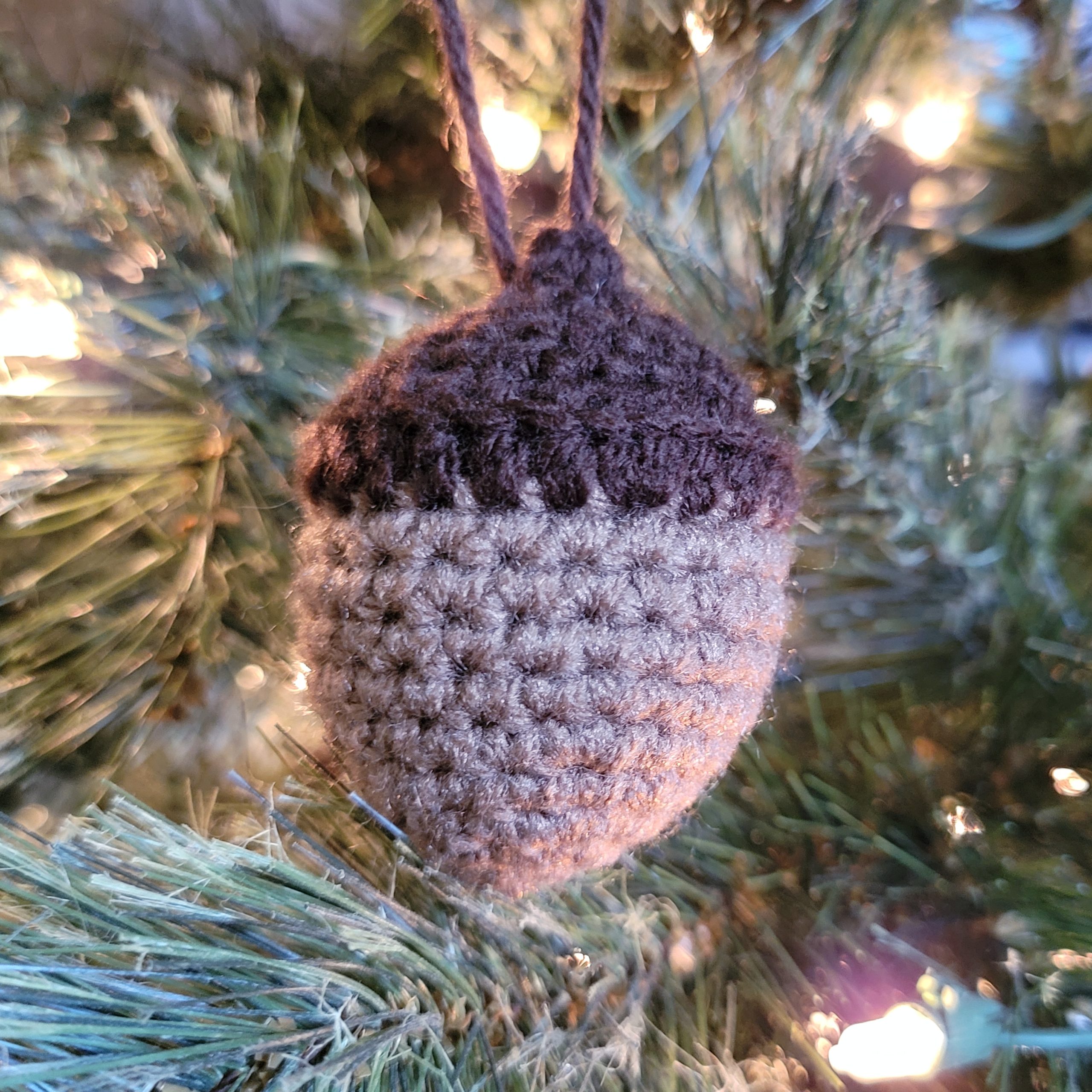 woodland-ornaments-acorn