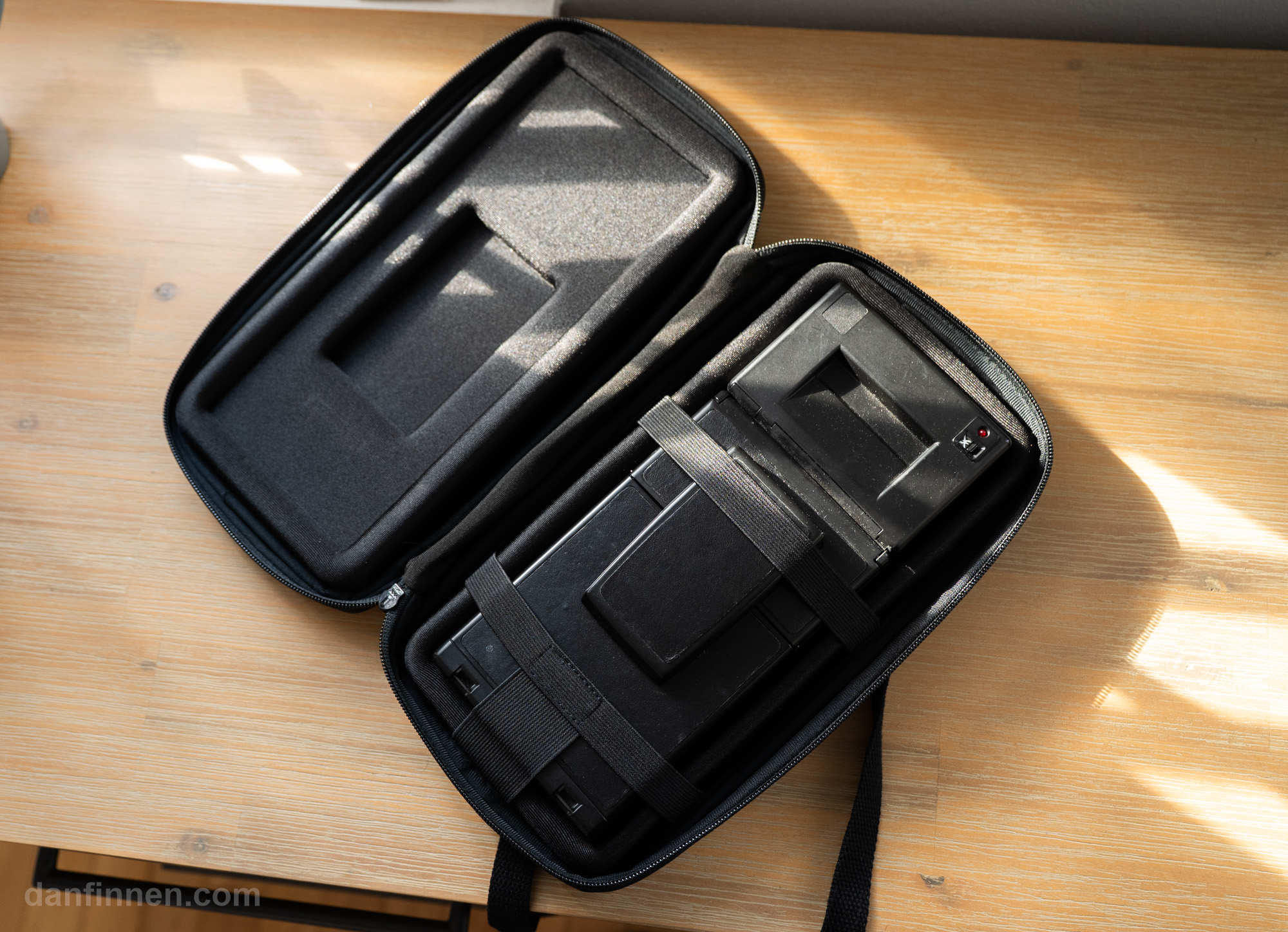 POLAROID SLR 680 カメラ 専用ケース付き Thanks to the Switch 2, the Polaroid SLR 680 Finally Has a Good