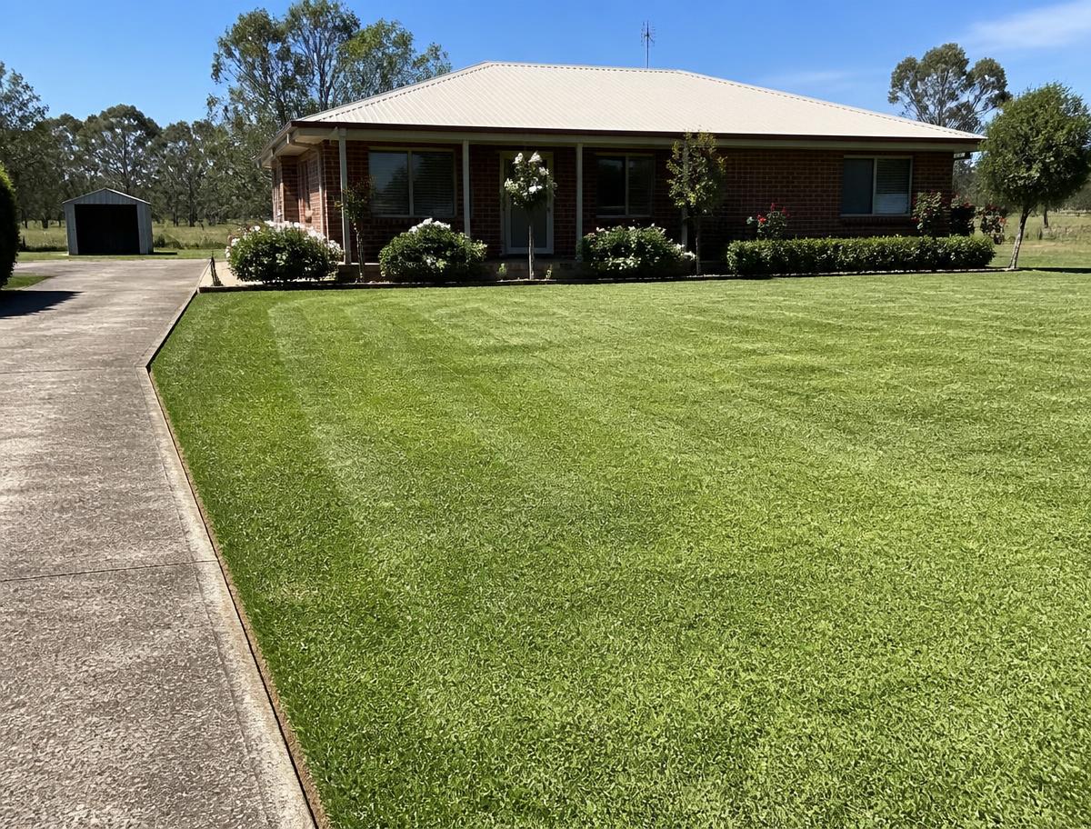Residential lawn manicuring in Mudgee
