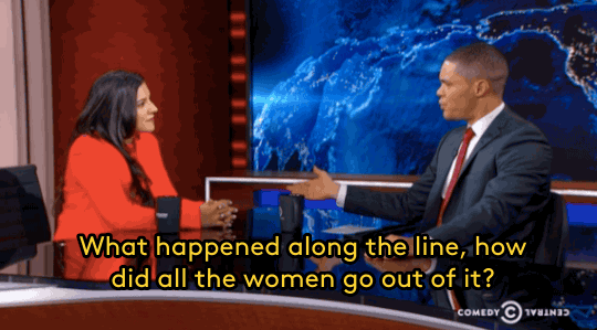Apresentador do programa The Daily Show, Trevor Noah, pergunta a Saujani, advogada e política americana fundadora da organização sem fins lucrativos Girls Who Code, o que aconteceu ao longo do tempo, como todas as mulheres saíram disso?
