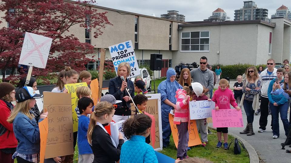 Large crowd shows up demanding New Westminster get a new secondary school built