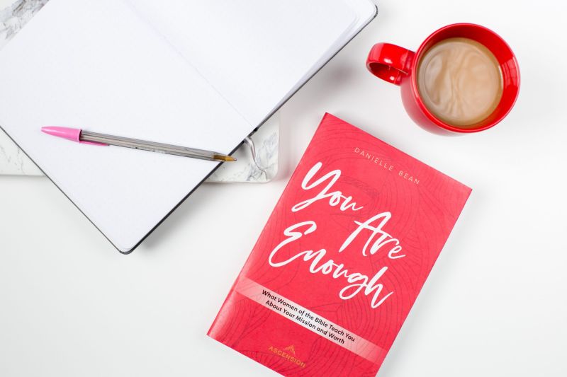 Speaking Danielle Bean - Premium Space Wallpaper Gallery - 4K