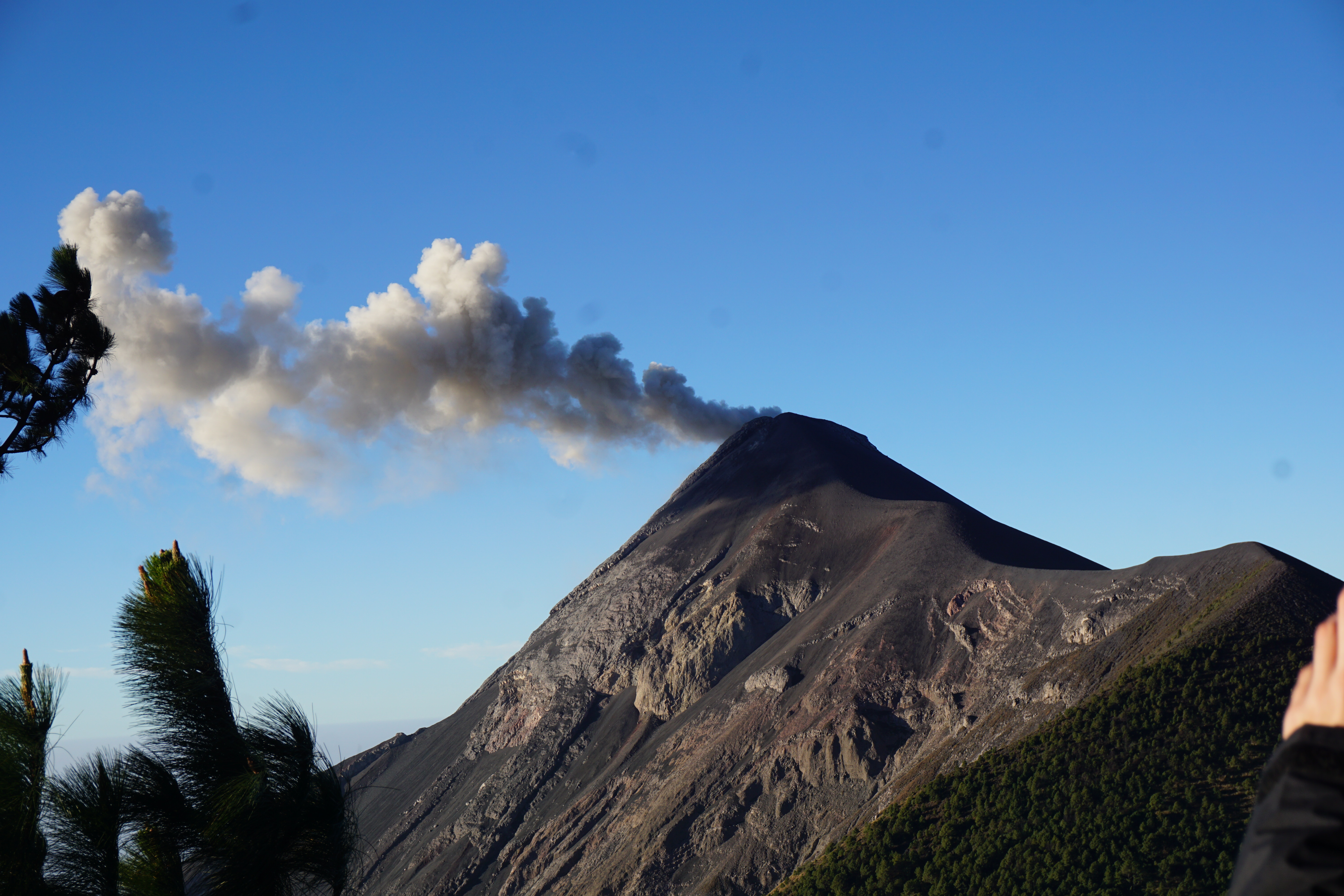 Eruption plume from Fuego (Guatemala)