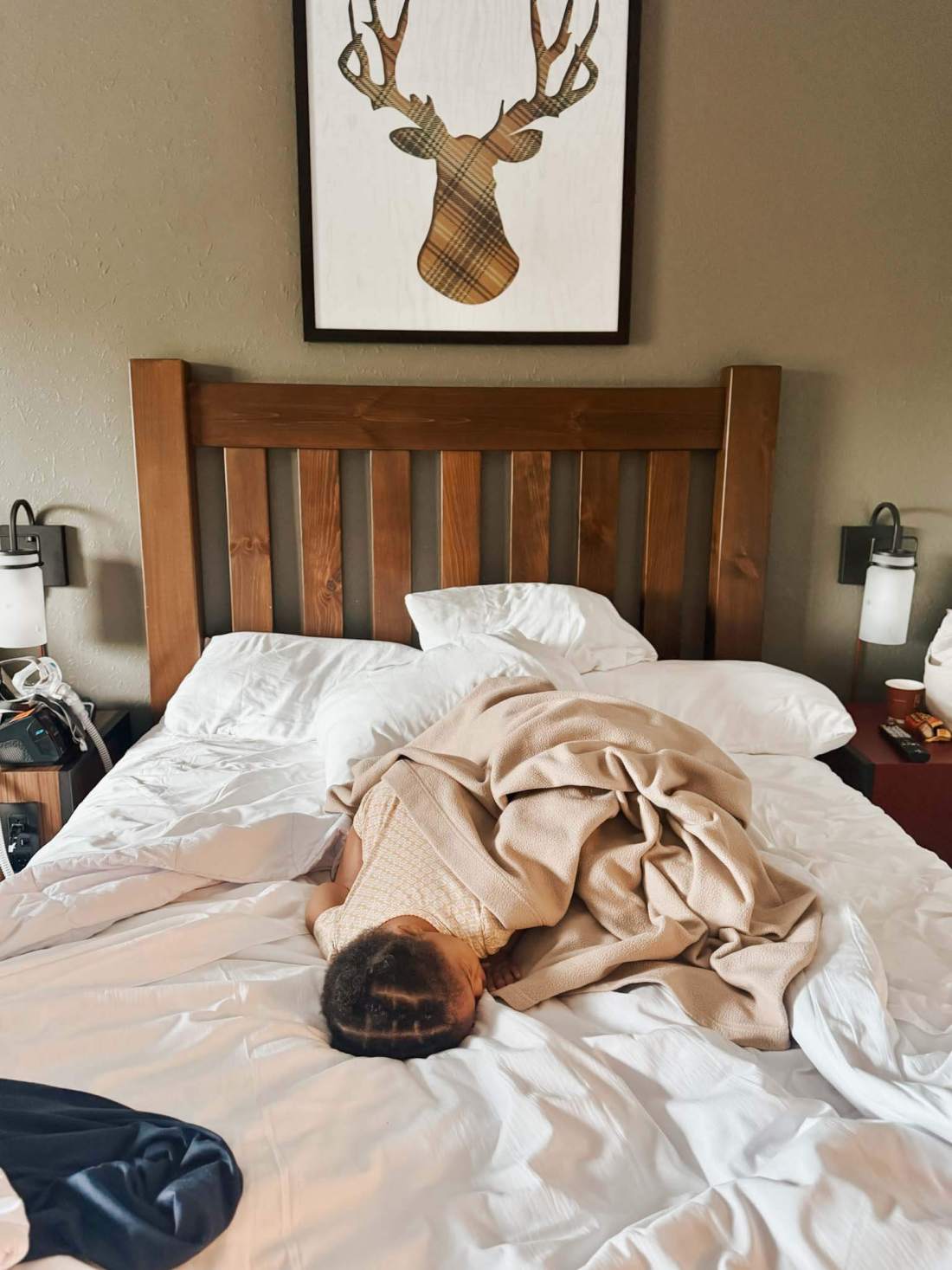 Our Weekend At Great Wolf Lodge On A Budget (With 5 Kids) - KidCabin Suite