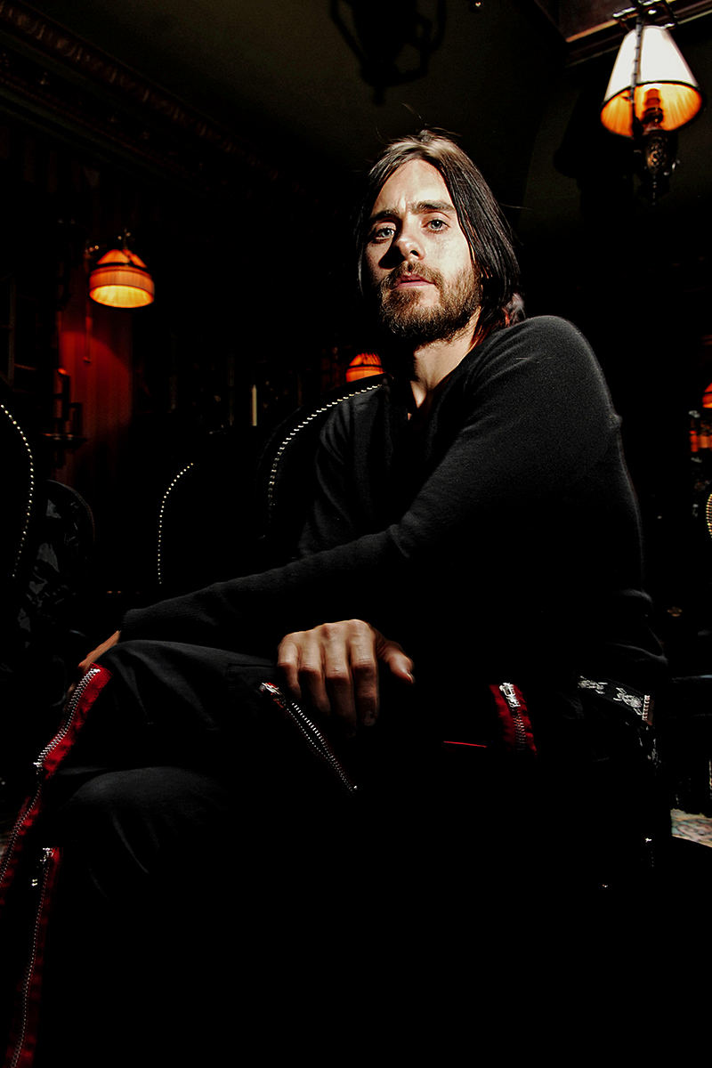 Portrait de Jared Leto, chanteur de 30 Seconds to Mars, photographié à l’hôtel Costes à Paris