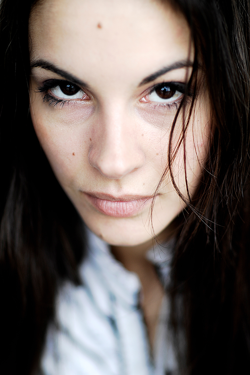 Portrait de la comédienne Alexandra Naoum