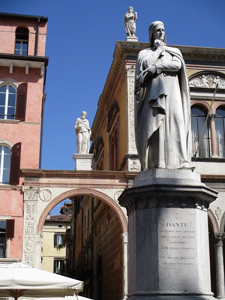 Statue of Dante