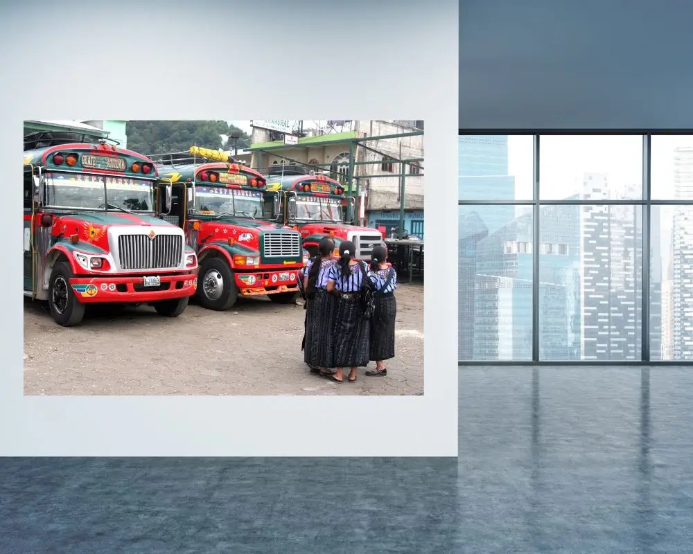 ילדות מחכות לאוטובוס 2126 תמונה למשרד