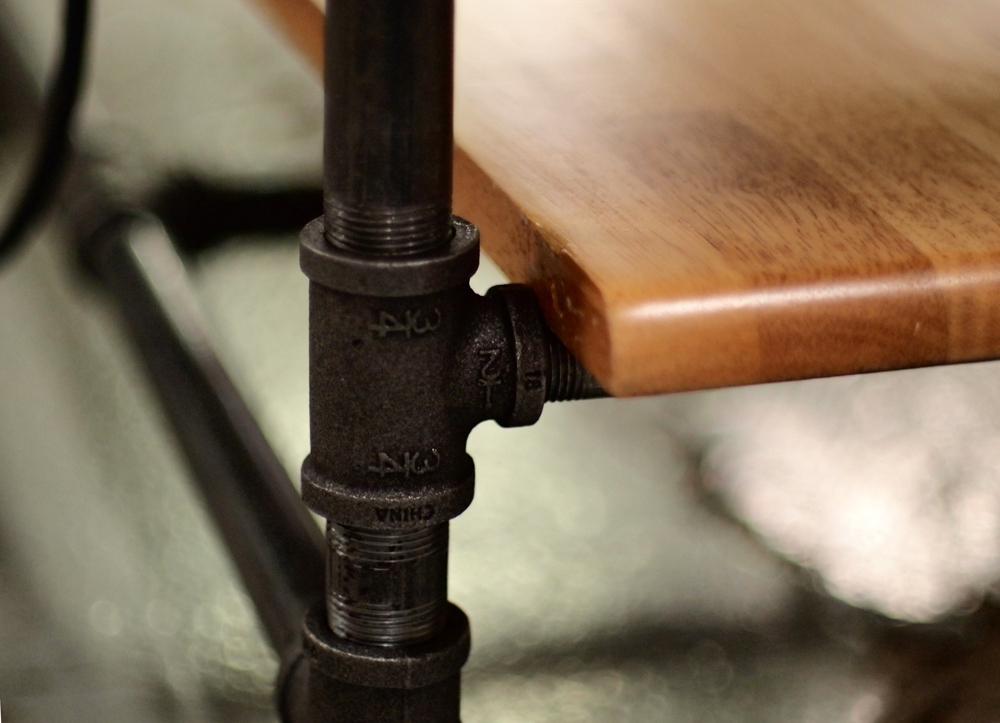 Working Work Table (detail of shelf)