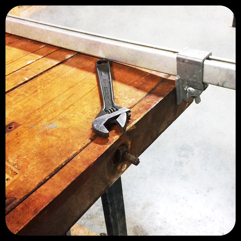 Clamping & tightening table slats