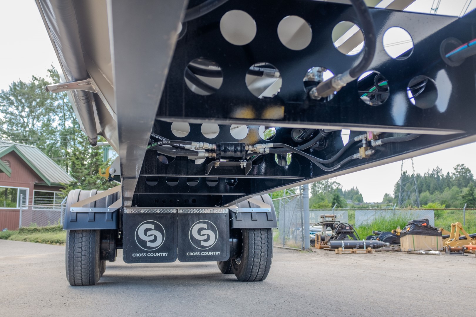 2026 CROSS COUNTRY 463SDX NEXT GENERATION (3-AXLE) - Darling Sons Intl