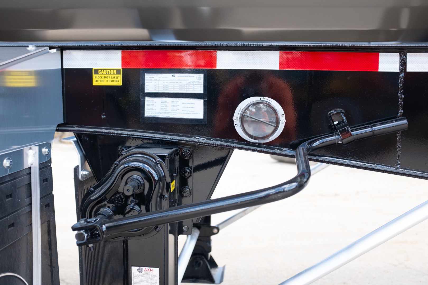 2026 CROSS COUNTRY 463SDX NEXT GENERATION (3-AXLE) - Darling Sons Intl