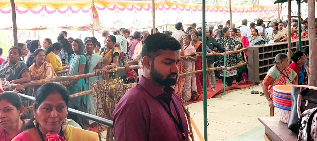 Meherbaba Nagar | मेहेरबाबाच्या अमरतिथीस प्रारंभ,जय मेहेर जय घोषाने दुमदुमली बाबाची टेकडी 