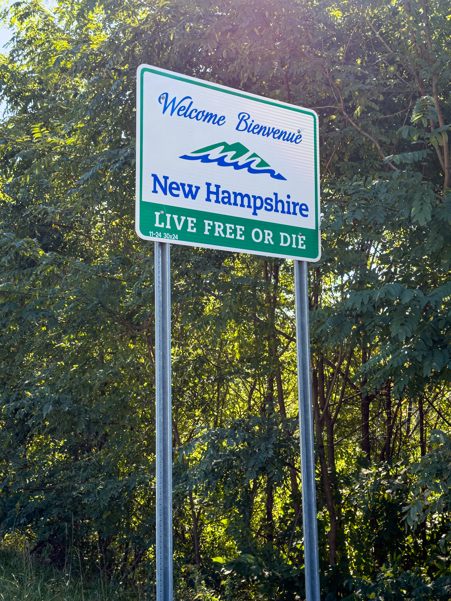 Welcome to New Hampshire, Live Free or Die sign