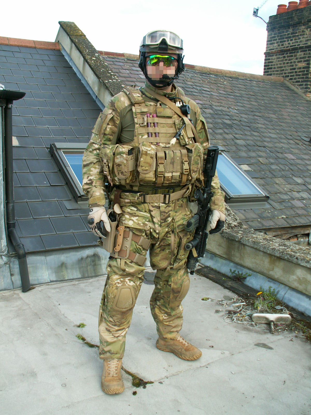 These plate carries can also be used for the third type of modern armour, that is knife armour. Militech