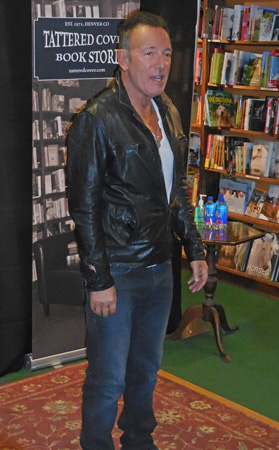BruceSpringsteen2016TatteredCoverBookstoreDenver12ImageTVS