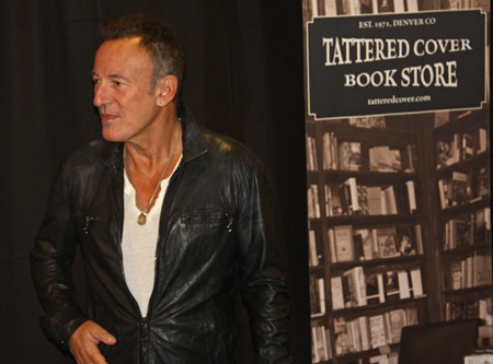 BruceSpringsteen2016TatteredCoverBookstoreDenver13ImageTVS
