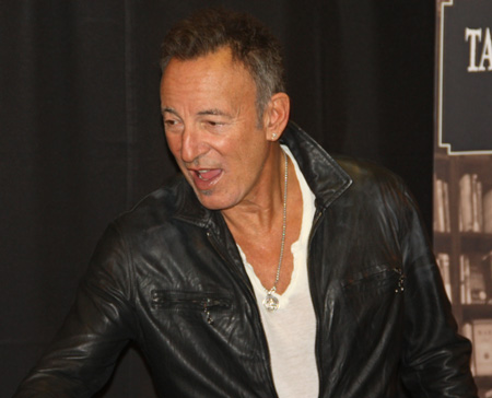 BruceSpringsteen2016TatteredCoverBookstoreDenver21ImageTVS