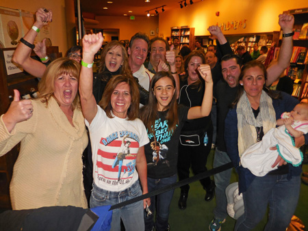 BruceSpringsteen2016TatteredCoverBookstoreDenver8ImageTVS