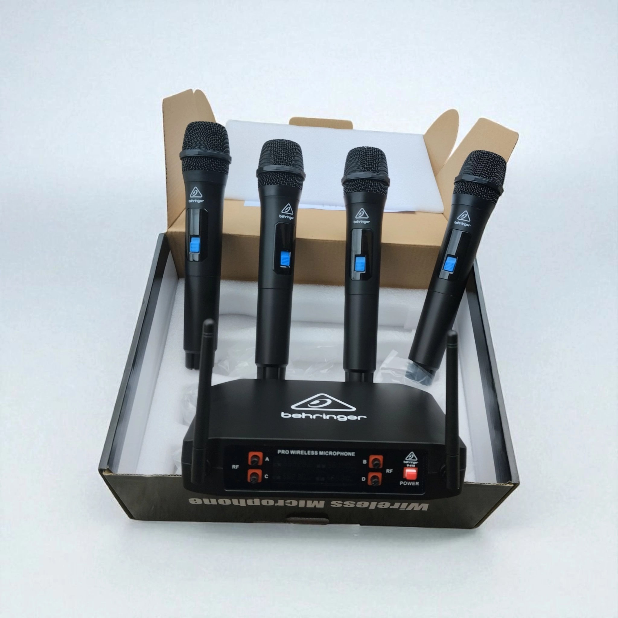 Behringer V 410 4-in-1 Handheld Wireless Microphone