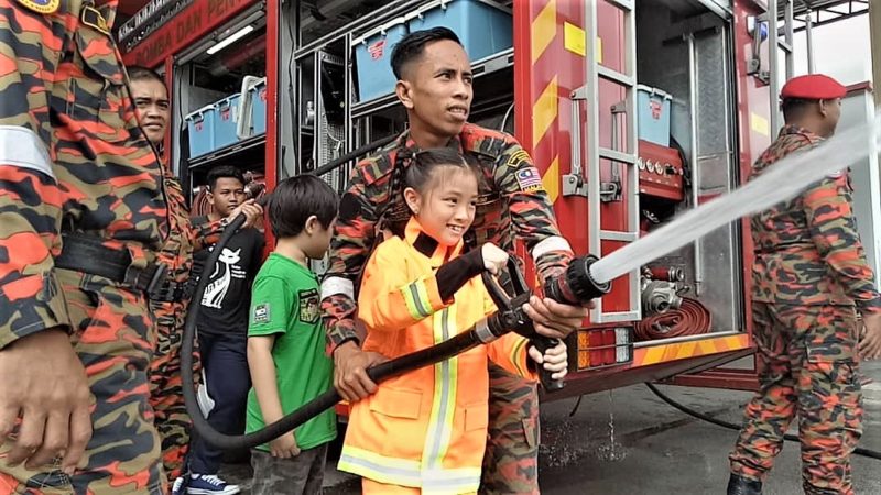 A thrilling day at the fire station for 36 kids | DayakDaily