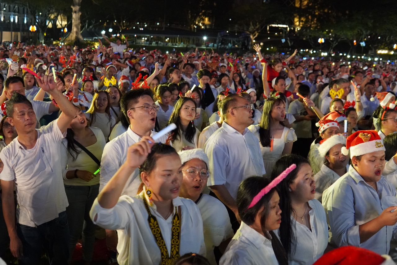 ‘O Holy Night’ echoes through Kuching city as Christians usher in holiday season