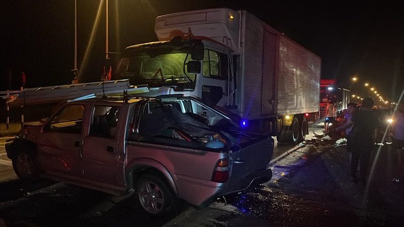 Three-vehicle accident involving lorry at Ulu Sebauh junction results in minor injuries