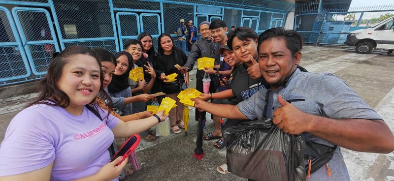 Sarawakian spirit shines: 7 cousins sacrifice sleep, wait 6 hours for Sukma Sarawak 2024 opening tickets