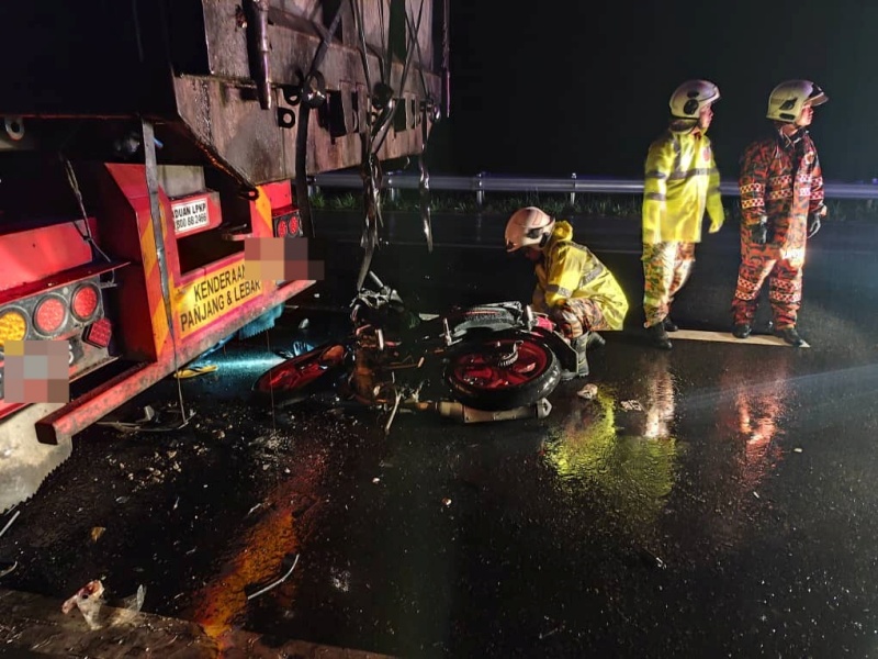 Biker killed in Kaki Wong junction crash, lorry driver missing from scene