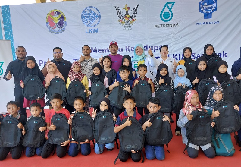 PETRONAS uplifts fishermen communities in Pulau Bruit, Mukah with school supplies, sea safety talks