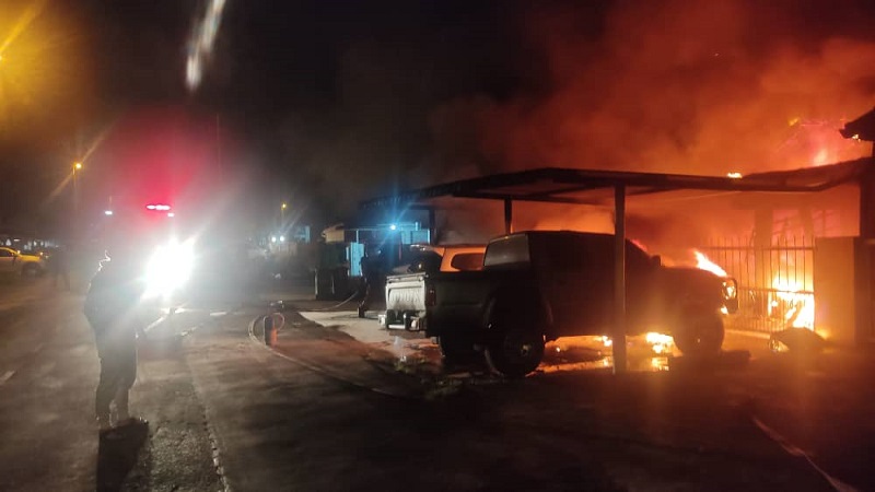 Midnight blaze destroys house, 3 vehicles, 8 motorcycles in Tabuan Desa