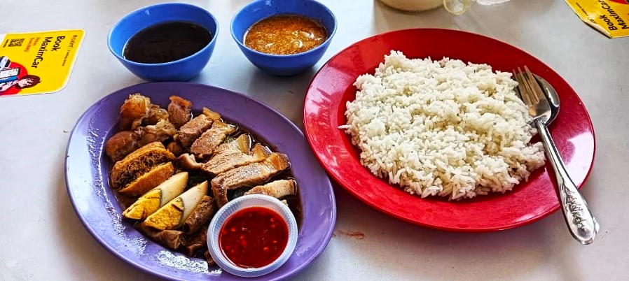 Hop on over to One One Eight Kopitiam for ‘soothing’ pork leg rice