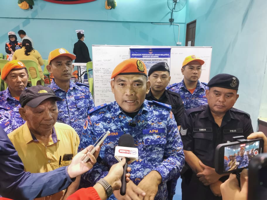 Flood response: Over 200 APM personnel deployed to hotspots as two PPS open at Sinar Budi, Stapok